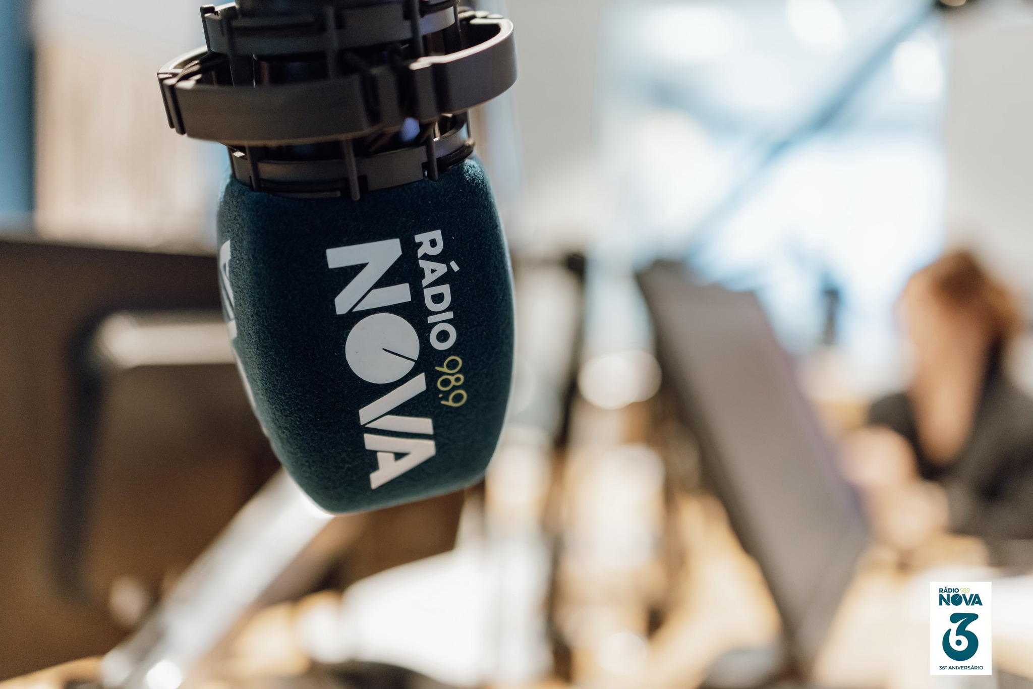 Rádio Nova 98.9 FM - Radio station PT